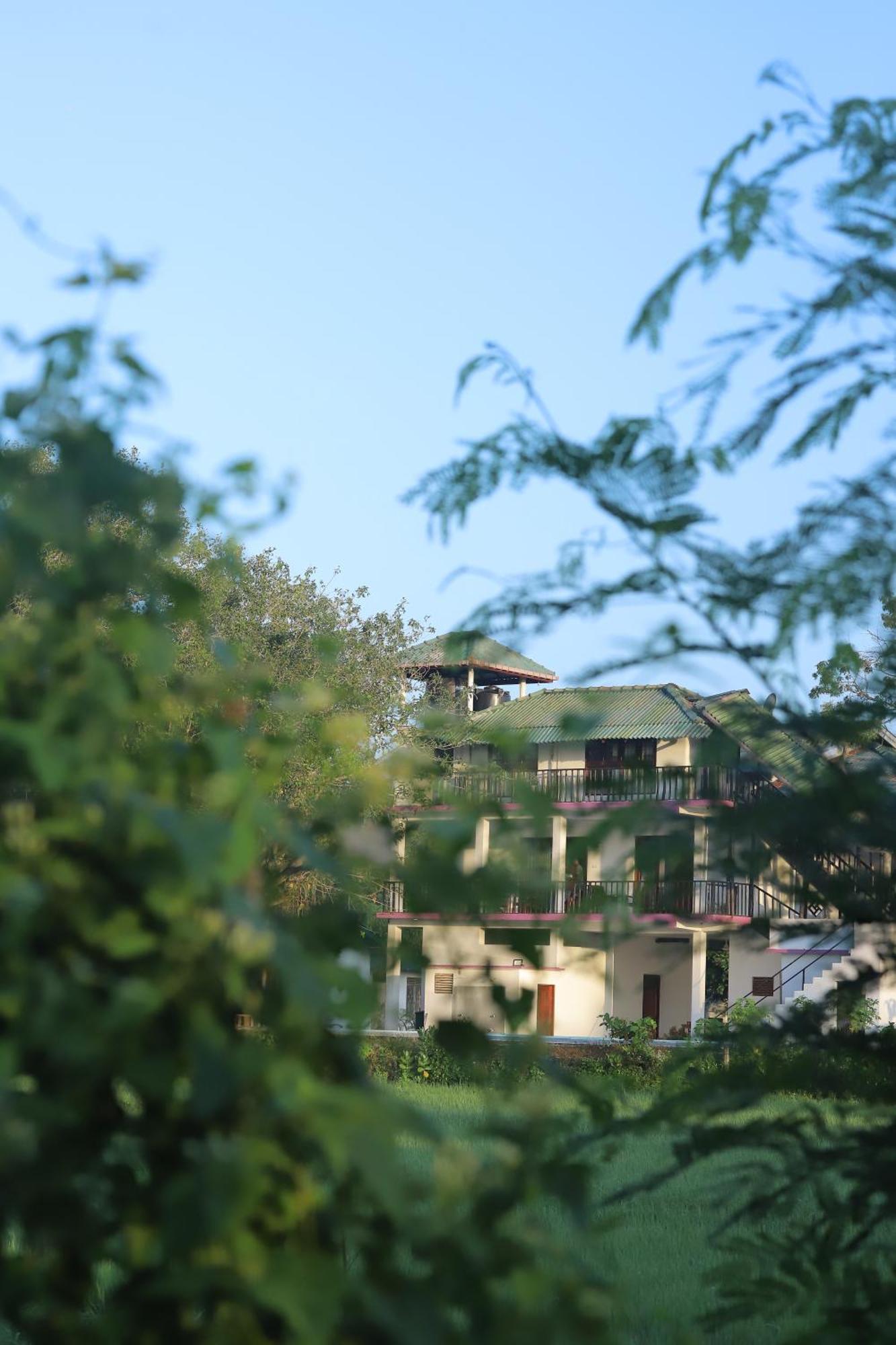 Birdsong Leisure Resort Tissamaharama Bagian luar foto